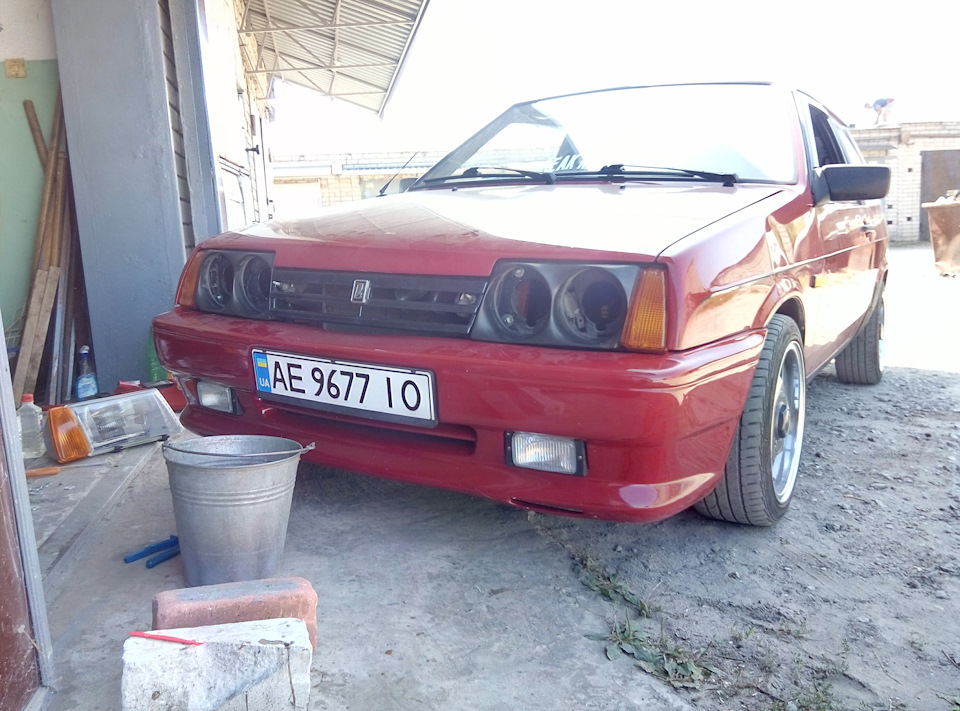 Hella ( yellow) Morette, фарбування порогів, проміжний результат) 2