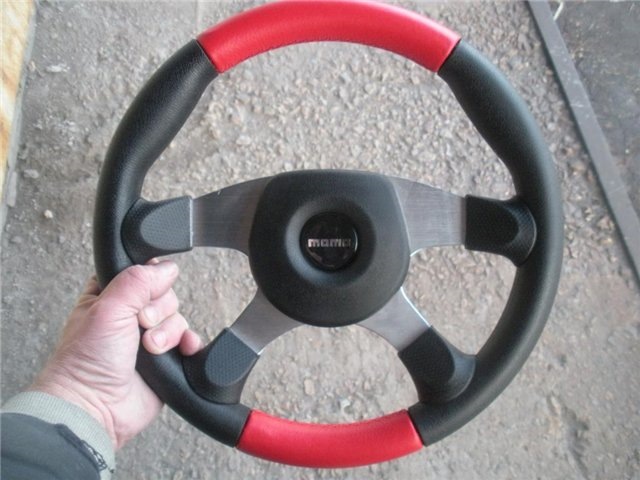Руль MOMO 1
