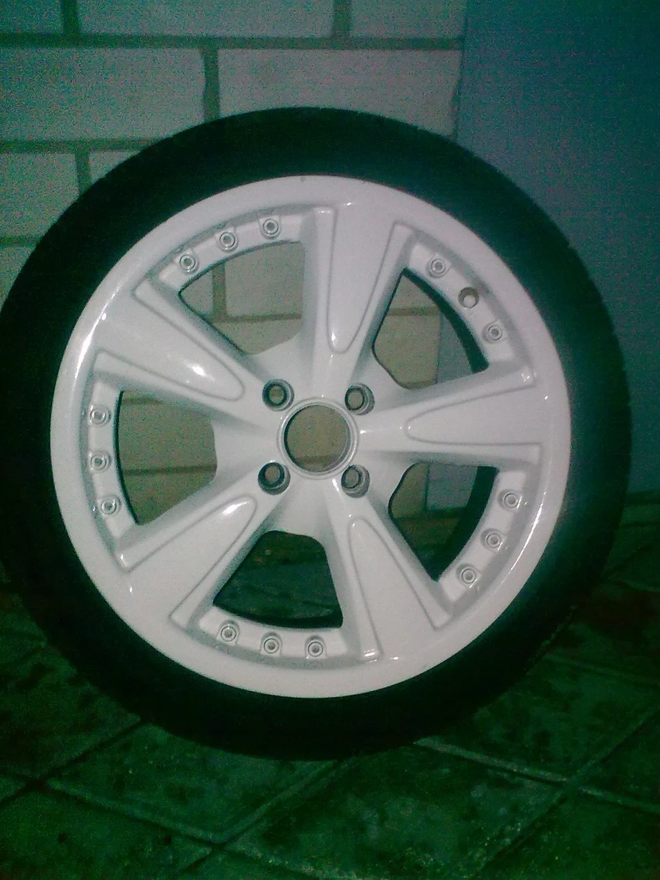 ПРОДАЮТСЯ диски AEZ r 16