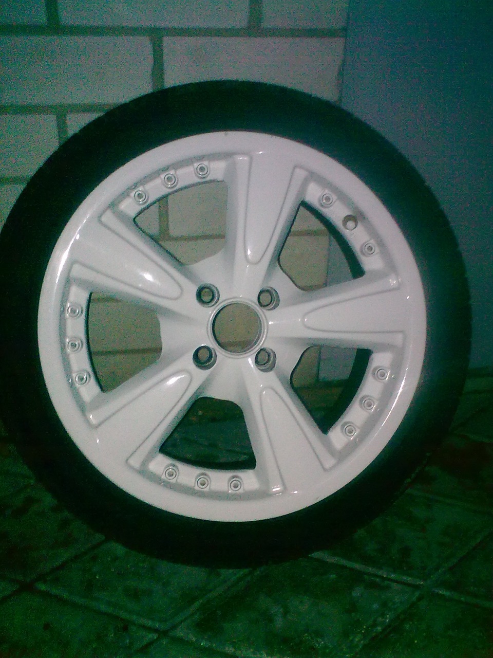 ПРОДАЮТСЯ диски AEZ r 16 1