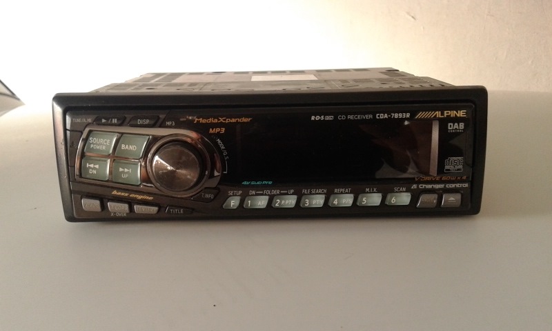 Alpine CDA-7893R 1