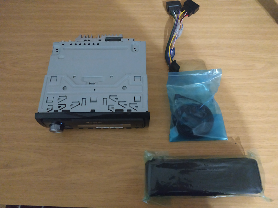 Pioneer MVH-X580BT 4
