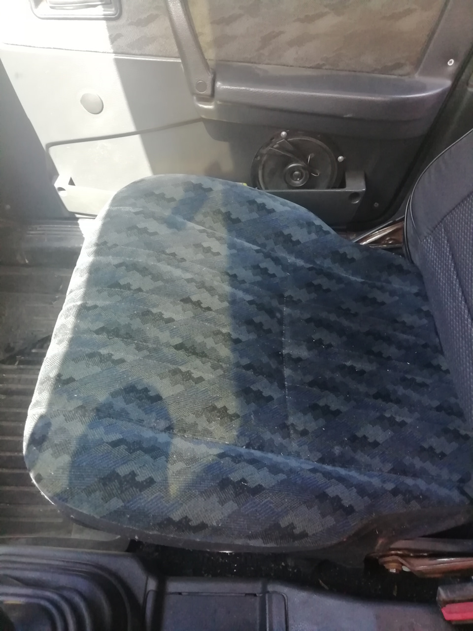 Заміна подушок передніх сидінь 2109 1