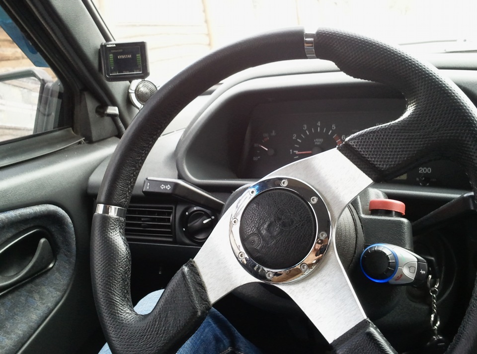 Установка Nokia Bluetuooth Display Car Kit CK-15W 4