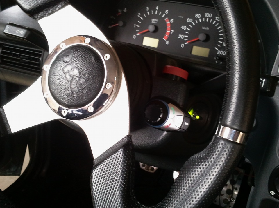 Установка Nokia Bluetuooth Display Car Kit CK-15W 3