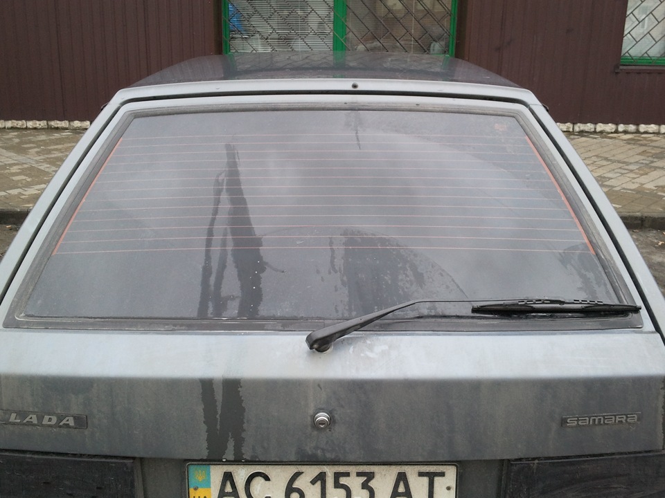 Задній двірник 2