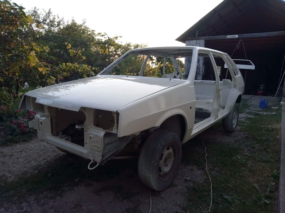Пофарбував ластівку 1