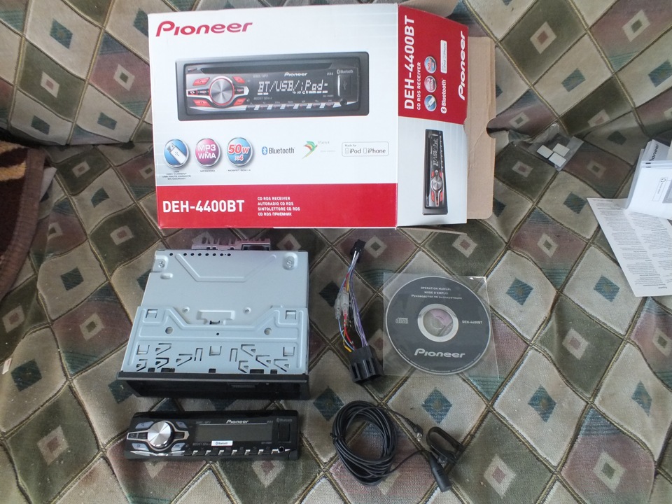 голова…Pioneer DEH-4400BT 2