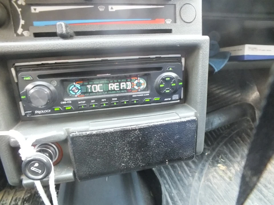 голова…Pioneer DEH-4400BT
