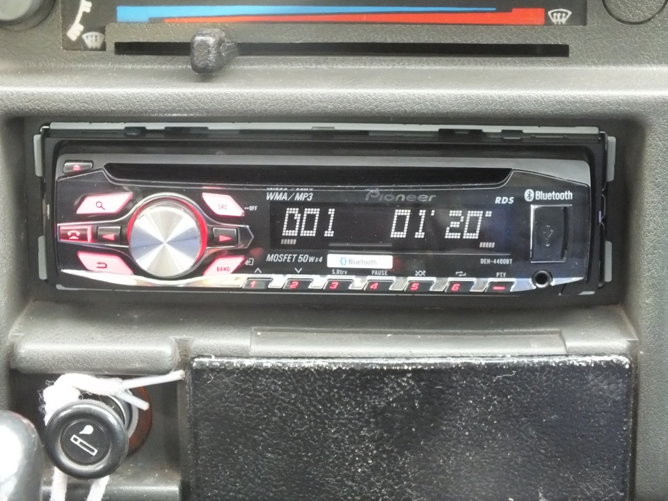 голова…Pioneer DEH-4400BT 4