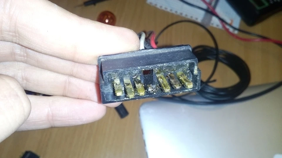 Задовбала проводка