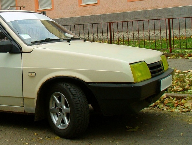 Жовті фари 1