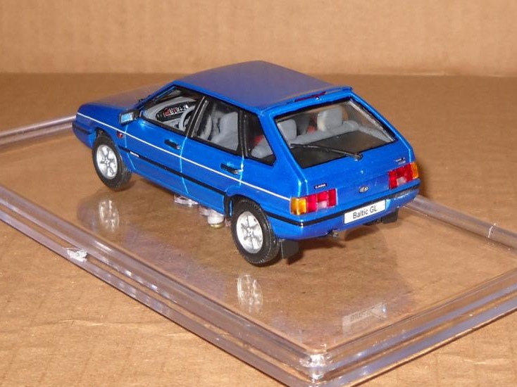 Моделька 1:43 моєї фіночки) 3