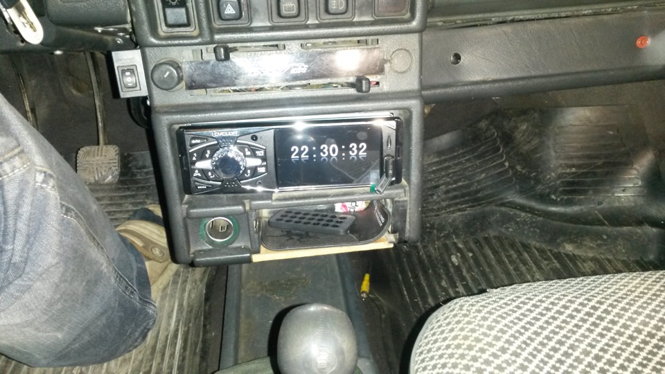 замінив магнітолу 1