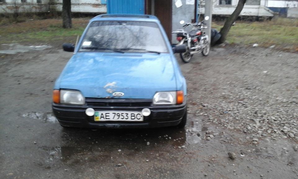 Продам ford escort майже задарма)) 1