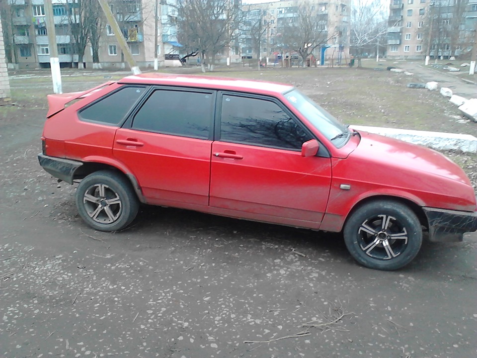 Спойлер и банка на машине. 5