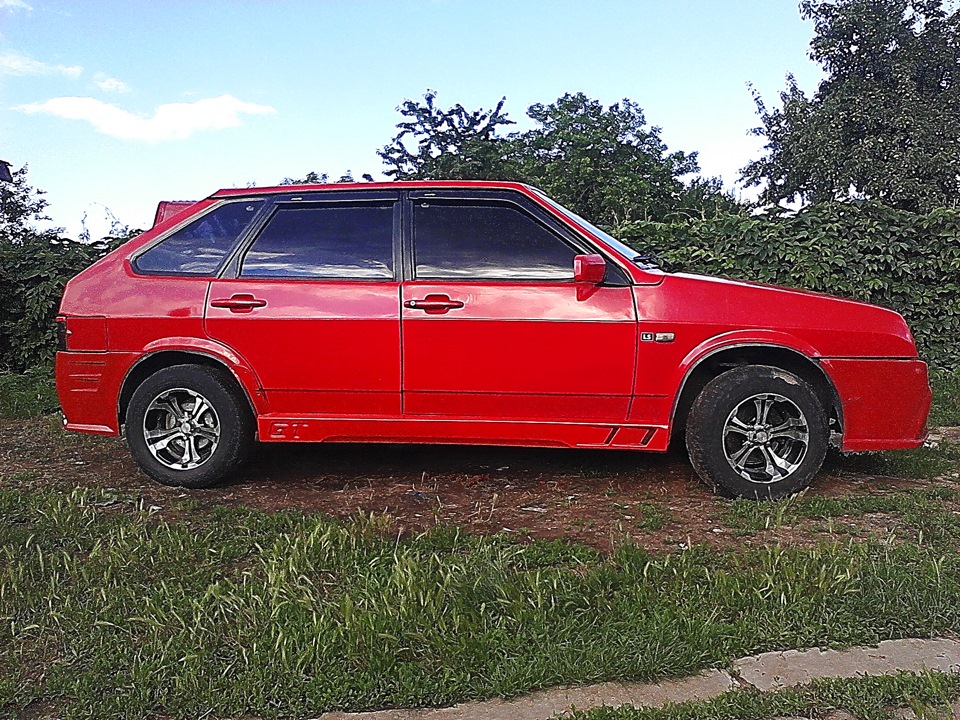 Установил пороги GT и 5speed 5