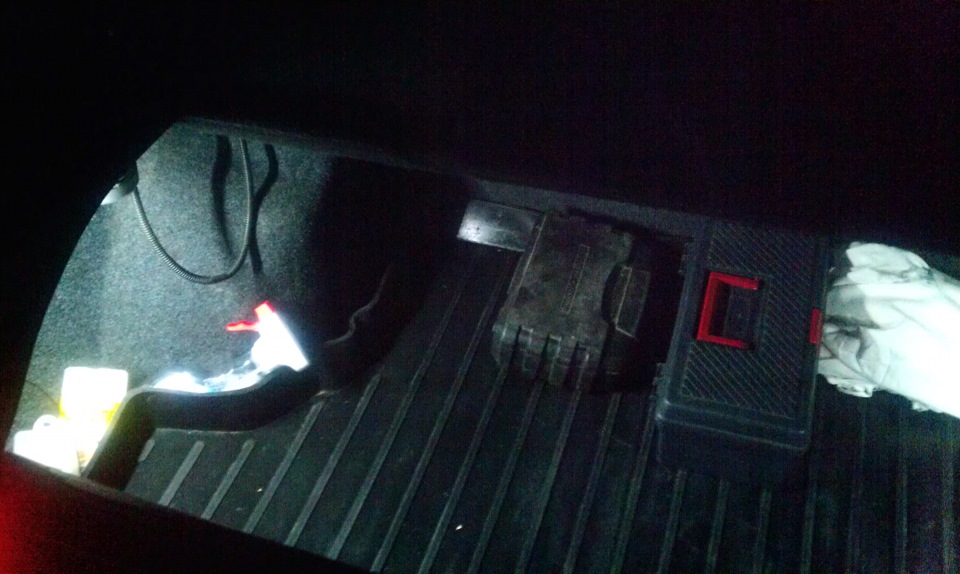 Зробив підсвічування багажника. 3