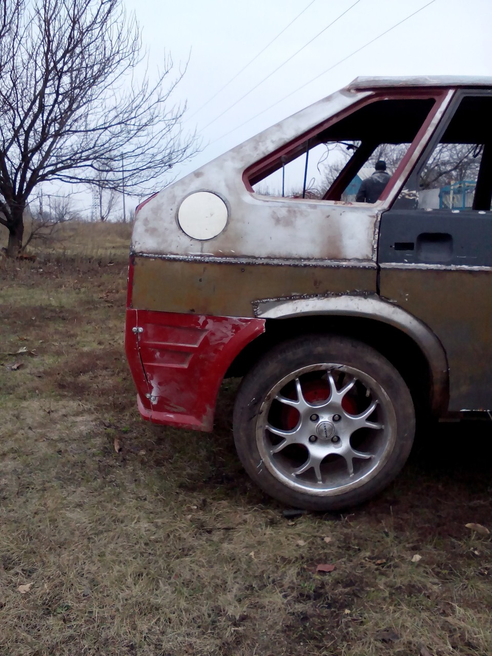 рубаю окуня=)) 4