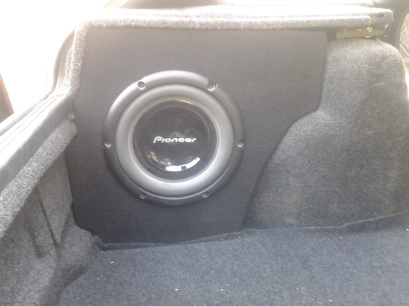 SAB Pioneer TS-W253R в корпусі STEALTH 1
