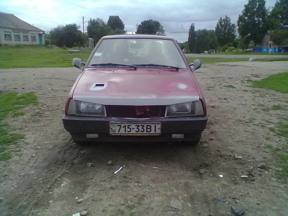 Повітрозабірник капота 1