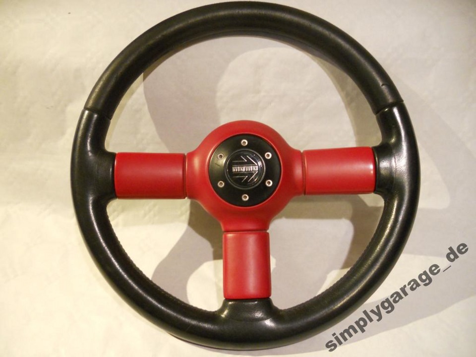 MOMO Corse F35 1