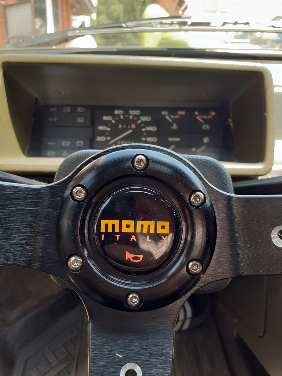 Бранка MOMO 4