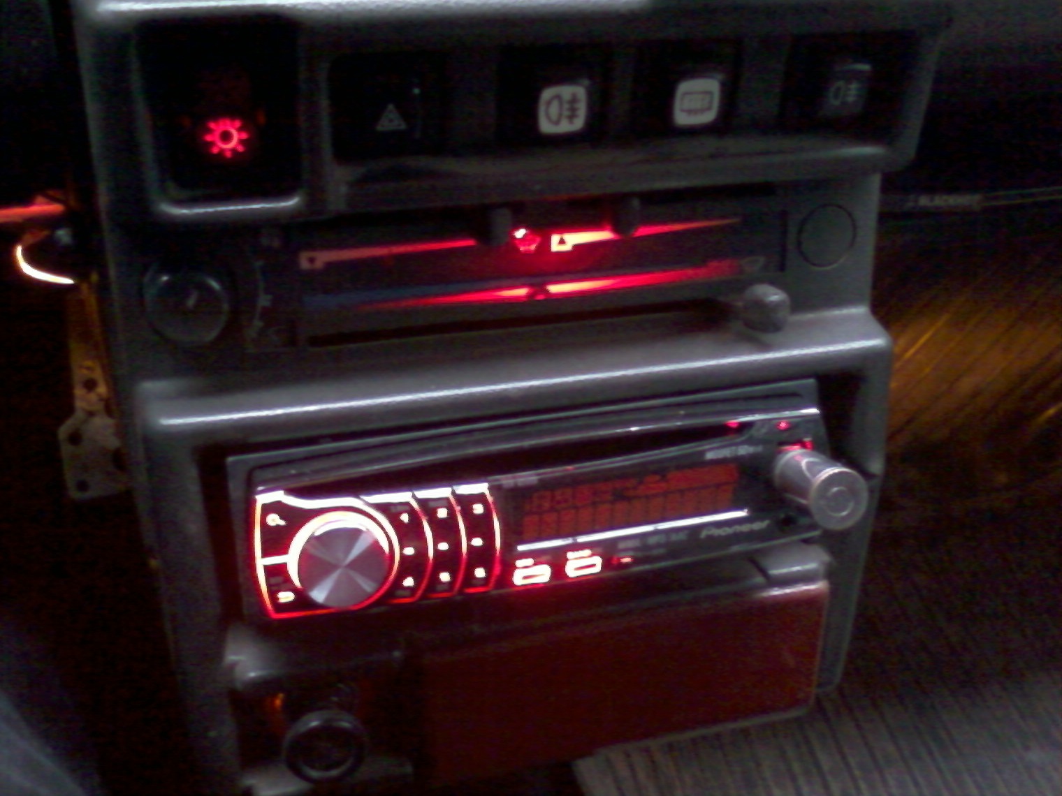 Новорічний подарунок француженці))) DEH-6310sd by Pioneer 2