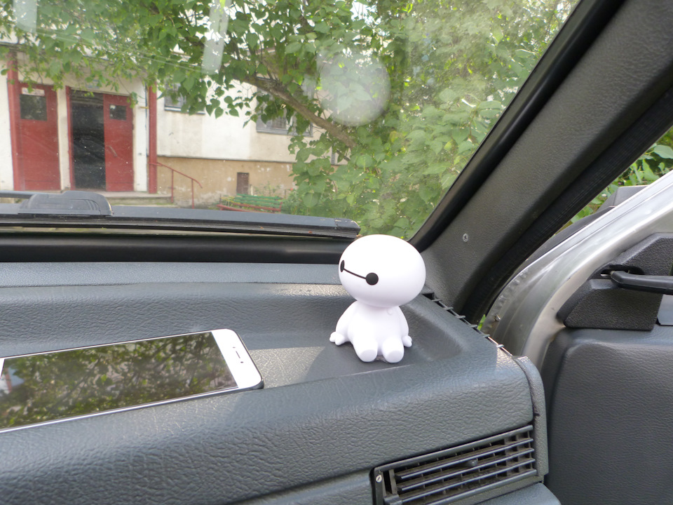 Робот попутник Baymax для мого авто :) 5