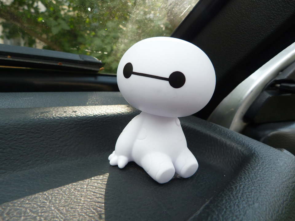 Робот попутник Baymax для мого авто :) 3