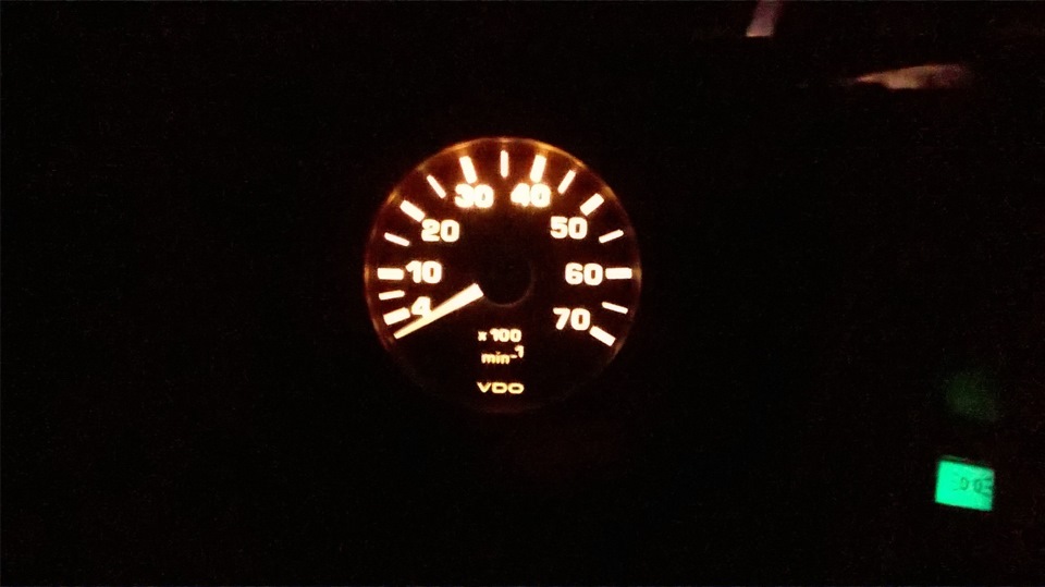 Виносний тахометр VDO by VW Golf MK2 (встановлений) 4