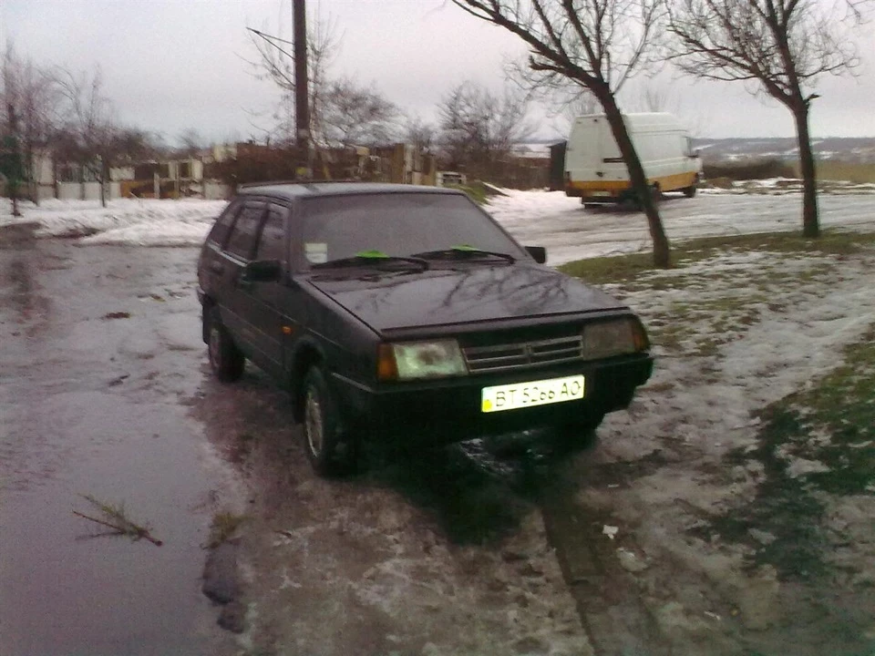 Було справа)