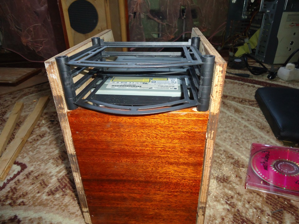 Подлокотник с подстаканником 3