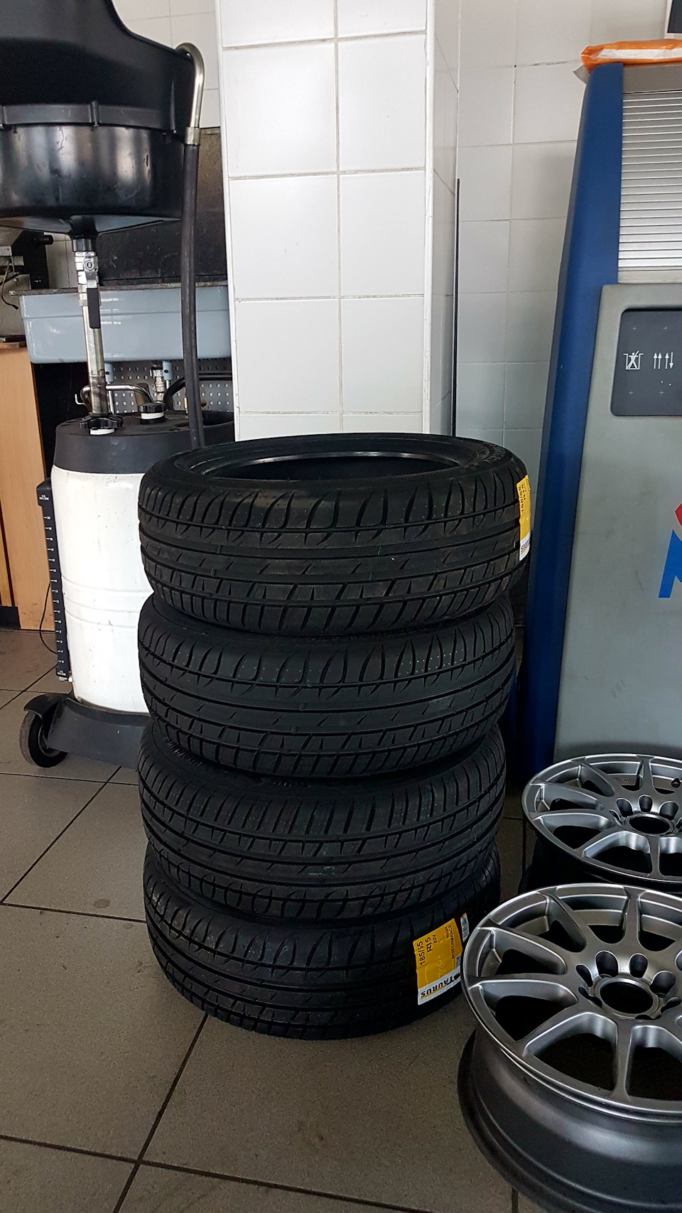 Нова гума на R15 2