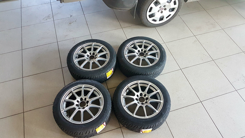 Нова гума на R15 4