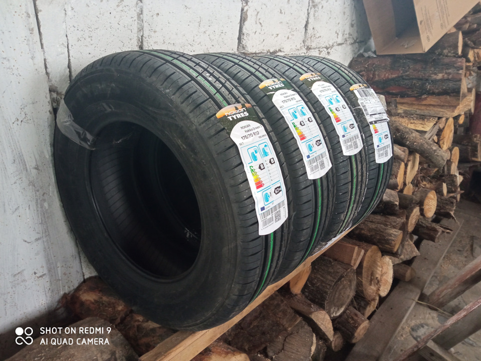 Нові зимові та літні шини. Bridgestone Blizzak VRX та Nokian Hakka Green 3. 1