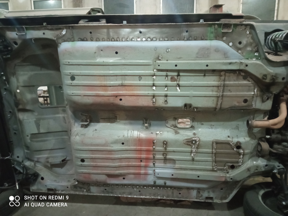 Реставрація авто Частина 26. Закінчення зварювальних робіт на днищі, підготовка та ґрунтування рамки заднього скла. 5