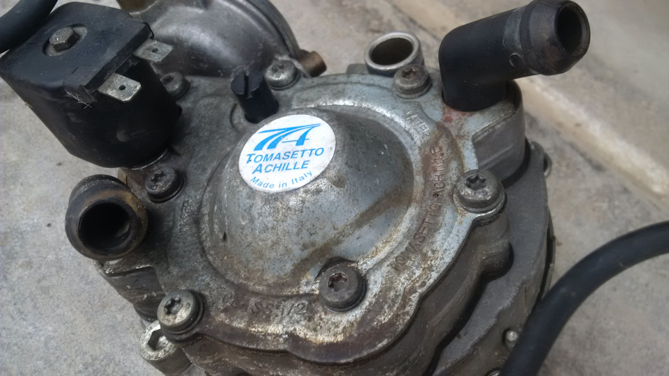 Встановлення нового газового редуктора BRC AT90E та електроклапану BRC ET98. 3