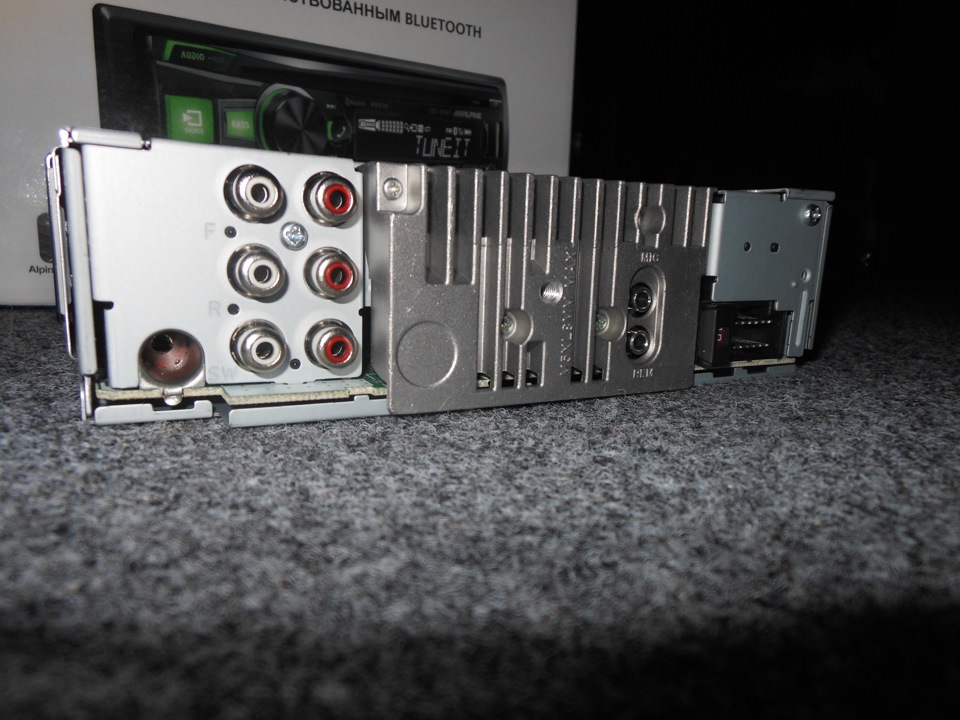 Alpine-183BT 3