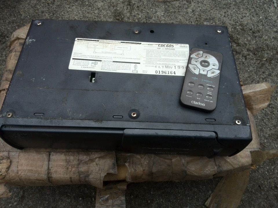 Продам Clarion CDC 605 5