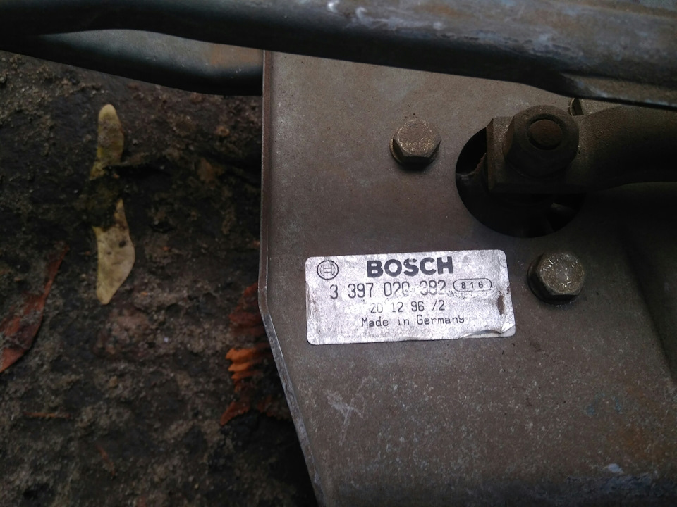 Трапеція двірників bosh 1