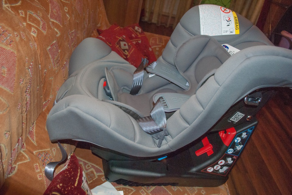 Дитяче автокрісло Chicco Eletta Comfort 0+/4 (0-13/9-18 кг.). 4