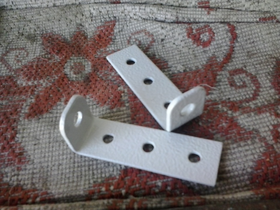 Газові упори багажника. 3