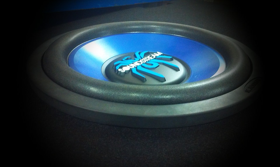 встановив Саб SOUNDSTREAM -XW12 1