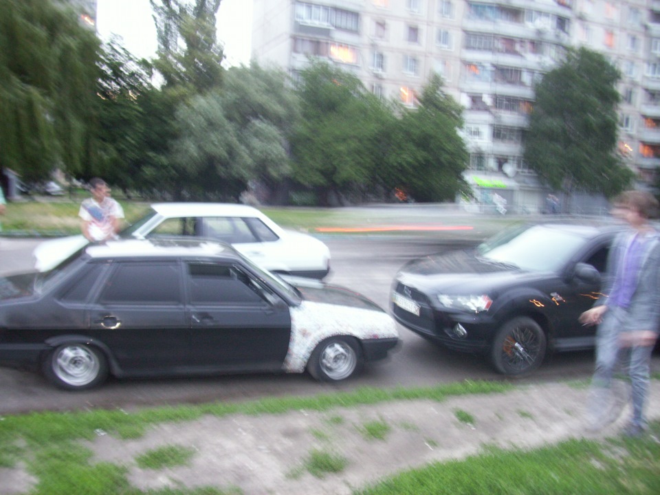 Вирішив заклеїтися в бункер) 1