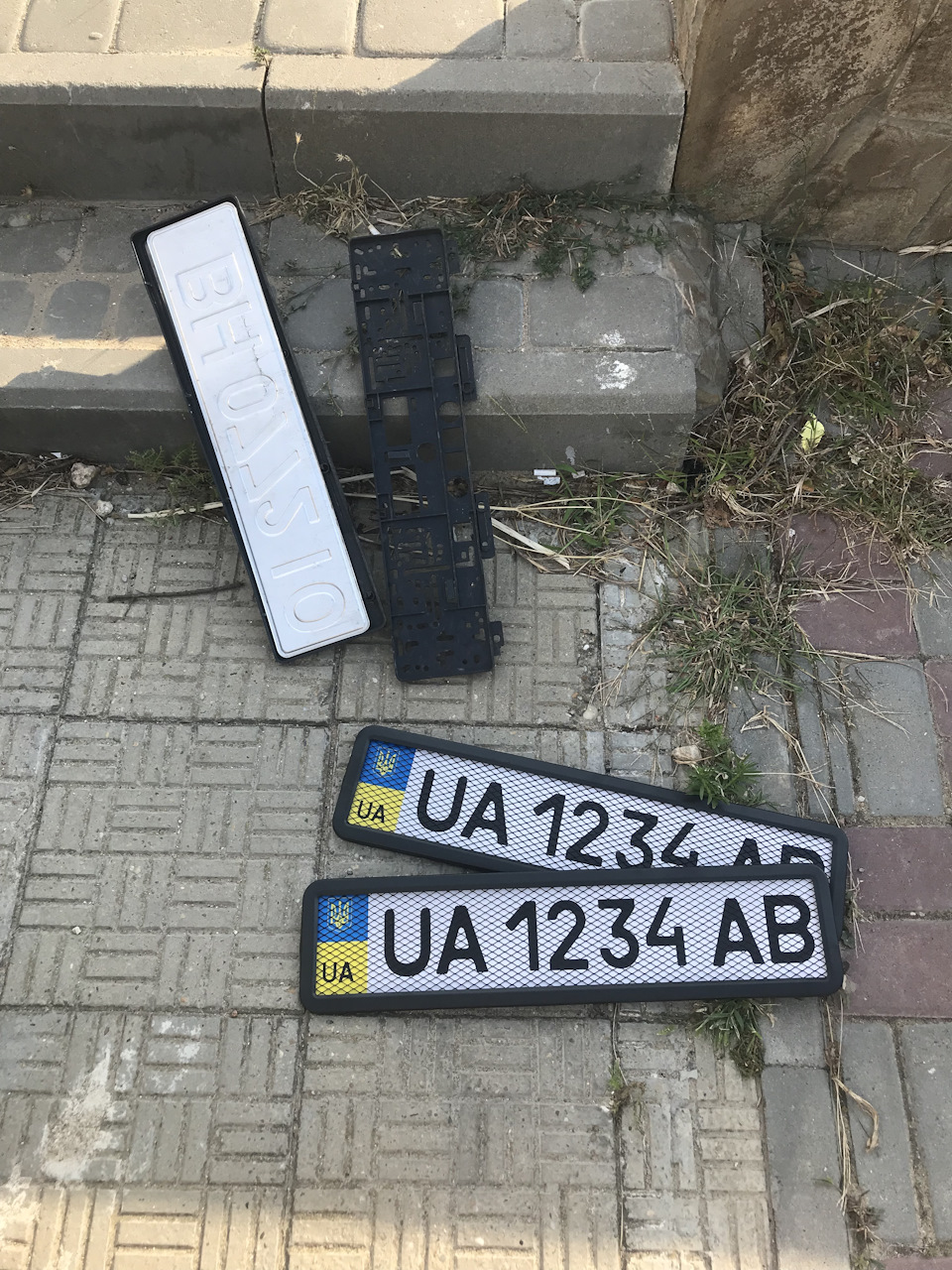 Рамки номерних знаків 1