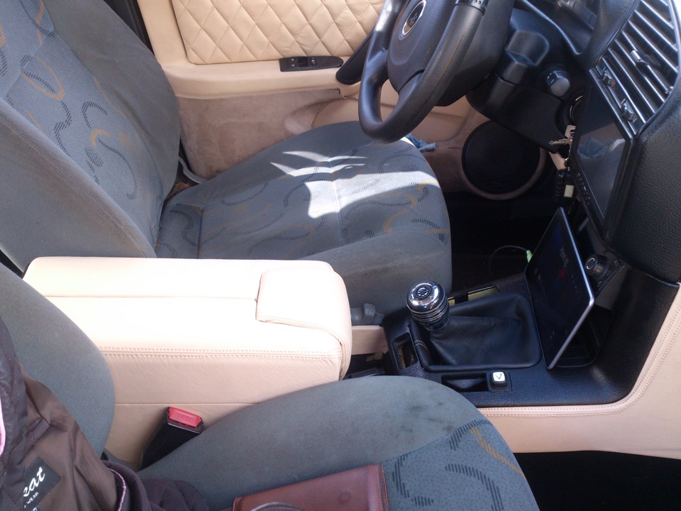 #57 Custom center console p.2.1 Кришка підлокітника. 3