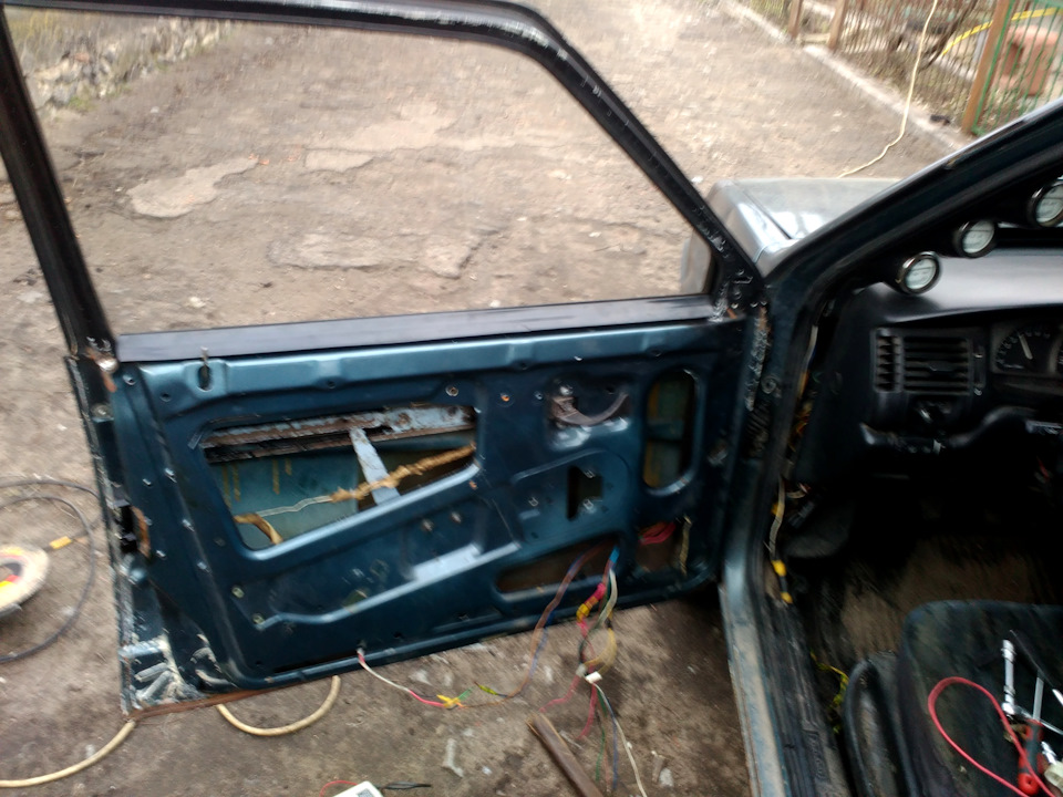 Двері в колір авто встановлені 3