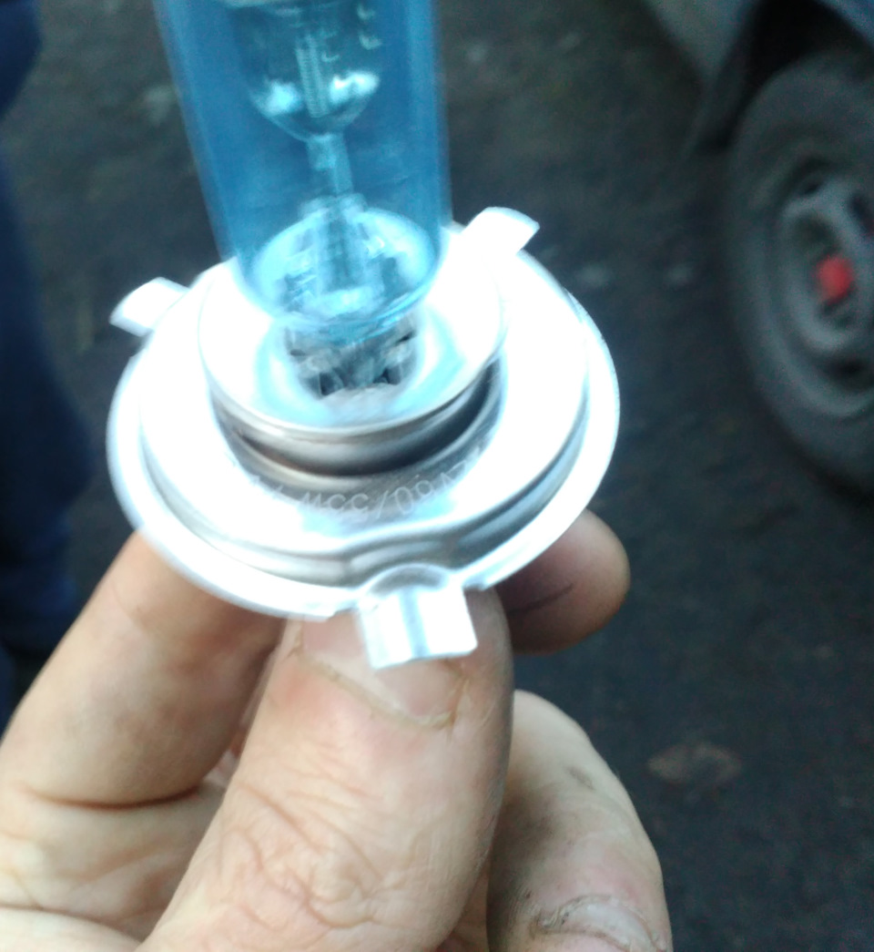 Заміна ламп головного світла на Zollex Pure Vision 12V, 60-55W 2