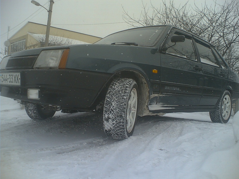 стукає, хочу сюди Lenso r17)) 2